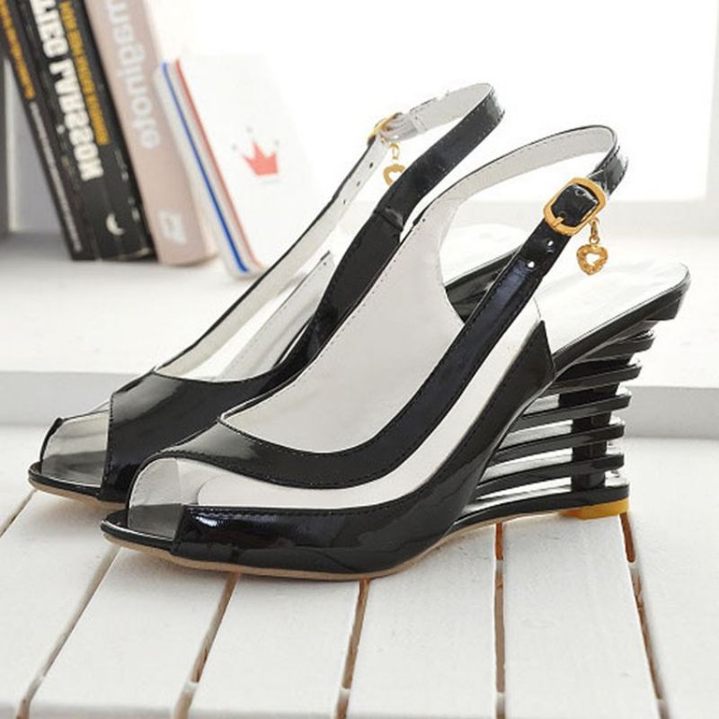 Kiiltonahkaiset Peep Toe Wedge Sandaalit