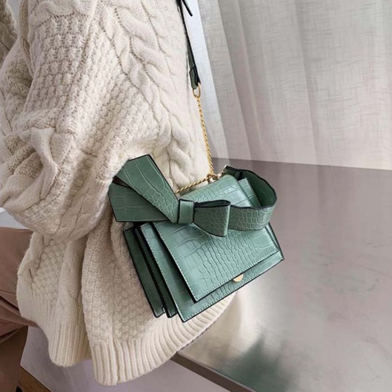 Kohokuviointi Alligator Pu Square Crossbody Laukut