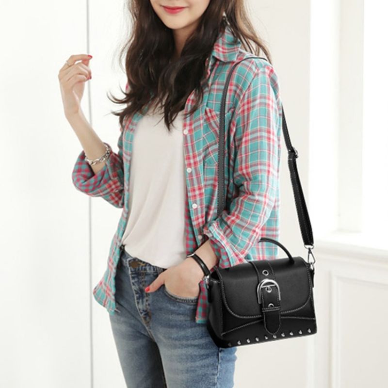 Pu Rivet Plain Flap Crossbody Laukut