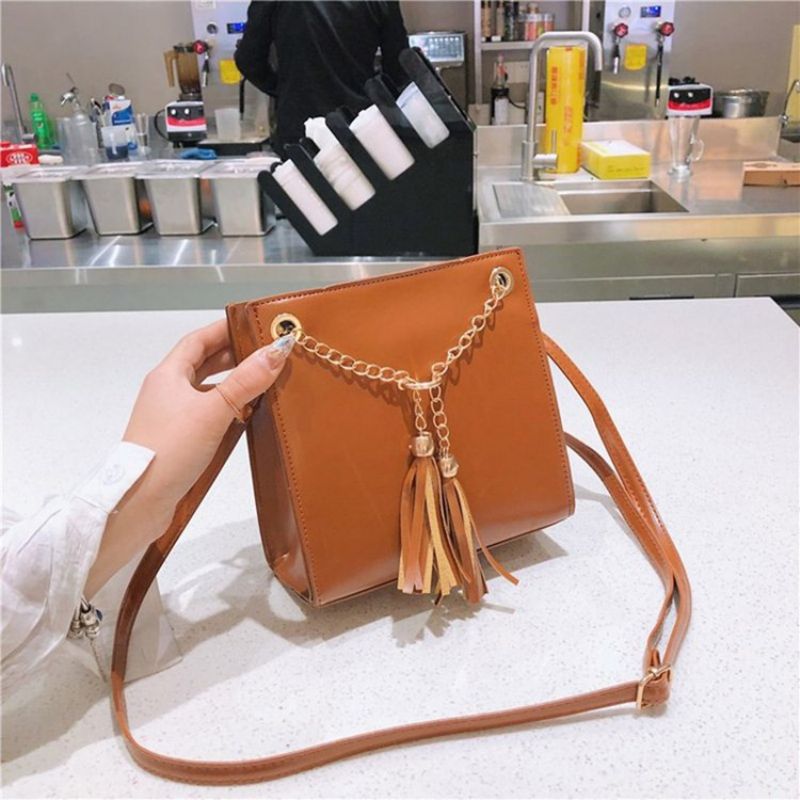 Pu Tassel Plain Square Crossbody Laukku