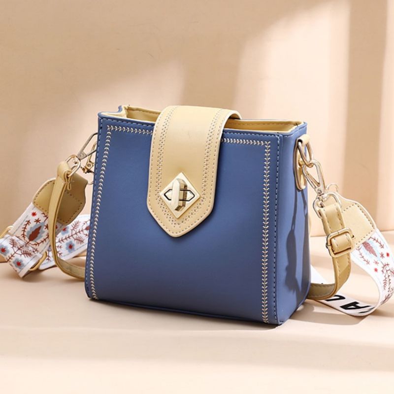 Pu:N Suorakaiteen Muotoiset Rennot Crossbody-Laukut