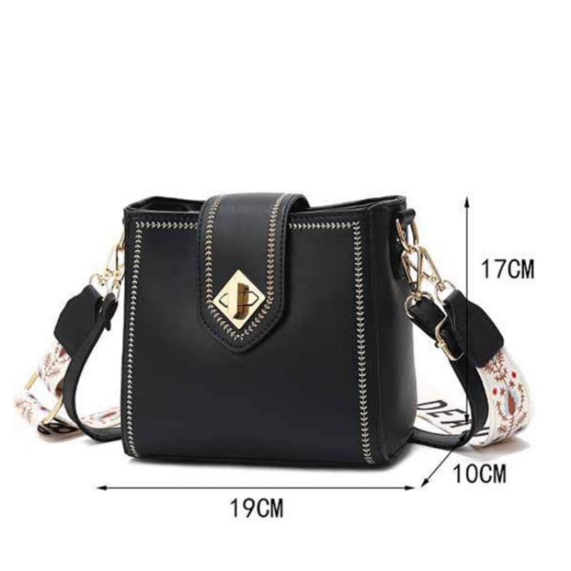 Pu:N Suorakaiteen Muotoiset Rennot Crossbody-Laukut