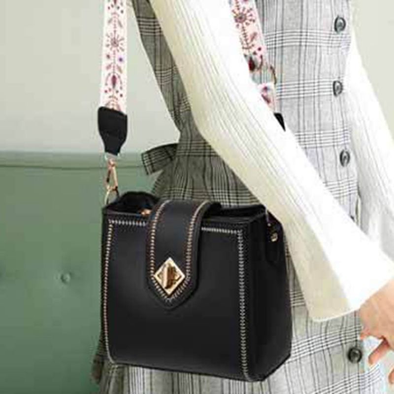 Pu:N Suorakaiteen Muotoiset Rennot Crossbody-Laukut